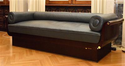 Couch, - A piece of democratic history - Parliament furniture