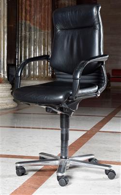 Drehsessel aus dem Bundesrats-Sitzungssaal, - A piece of democratic history - Parliament furniture