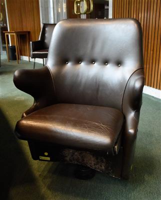 Drehsessel aus dem Nationalrats-Sitzungssaal, - A piece of democratic history - Parliament furniture