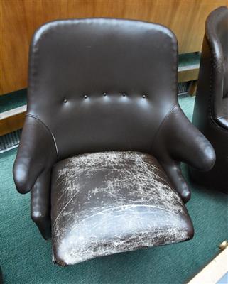 Drehsessel aus dem Nationalrats-Sitzungssaal, - A piece of democratic history - Parliament furniture