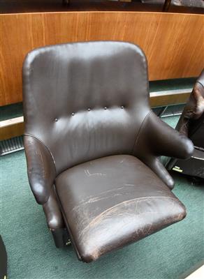 Drehsessel aus dem Nationalrats-Sitzungssaal, - A piece of democratic history - Parliament furniture