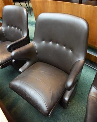 Drehsessel aus dem Nationalrats-Sitzungssaal, - A piece of democratic history - Parliament furniture