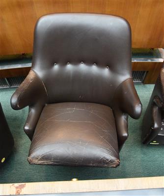 Drehsessel aus dem Nationalrats-Sitzungssaal, - A piece of democratic history - Parliament furniture