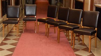 Satz von 6 Sesseln aus dem Nationalrats-Sitzungssaal, - Ein Stück Demokratiegeschichte - Mobiliar des Parlaments