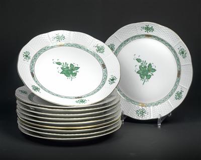 11 dinner plates, - Property from Aristocratic Estates and Important Provenance