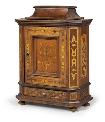 Small Baroque style chest, - Majetek aristokratického p?vodu a p?edm?ty  d?ležitých proveniencí