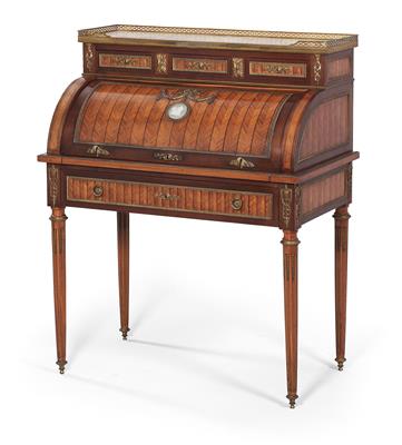 Neo-Classical cylinder bureau, - Di provenienza aristocratica