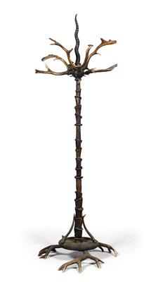 A coat rack from a hunting room interior, - Mobili rustici