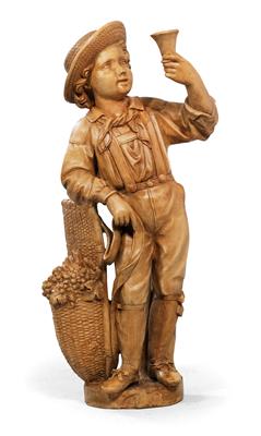 A terracotta figure "The small wine-grower", - Rustikální nábytek