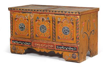 Two slightly different chests, - Mobili rustici