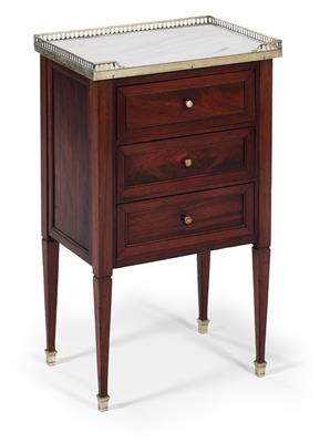 Charming small chest of drawers, - Nábytek