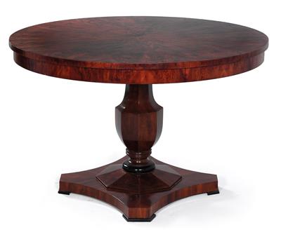 Round salon table, - Furniture, carpets