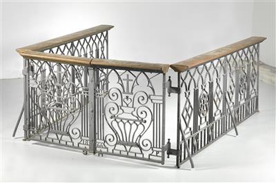 Pair of iron railings, - Di provenienza aristocratica