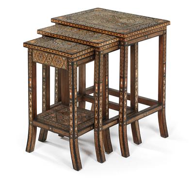 Moorish style nest of tables, - Nábytek