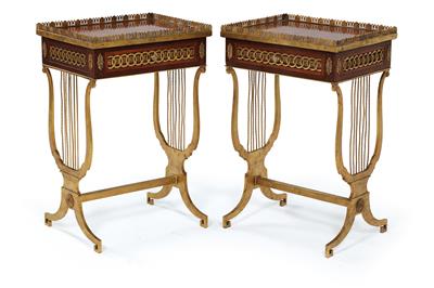 Pair of small sewing tables, - Nábytek