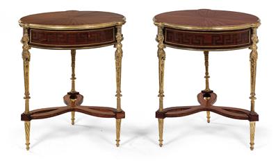 Pair of round salon tables, - Mobili