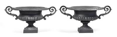 Pair of large iron vases, - Rustic Furniture