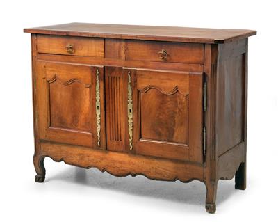 French provincial sideboard, - Mobili rustici