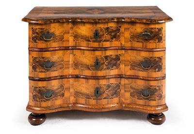 Small Baroque chest of drawers, - Mobili