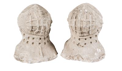 Pair of small decorative figures, - Nábytek, koberce