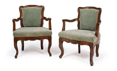 Pair of provincial armchairs, - Nábytek, koberce