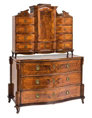Cabinet on chest, - Mobili