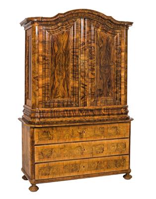 Cabinet on chest, - Furniture