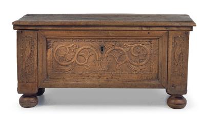 Small provincial coffer, - Mobili rustici