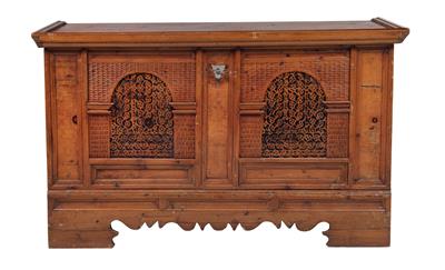 Tyrolean rustic coffer, - Rustikální nábytek