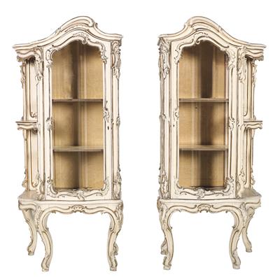 Pair of Neo-Rococo salon vitrines, - Mobili