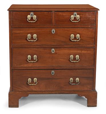 English chest of drawers, - Mobili e arti decorative