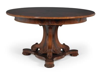 Round dining table, - Nábytek, koberce