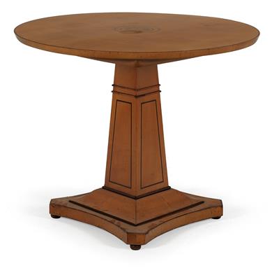 Round table, - Furniture