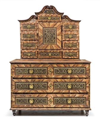 Small Upper Austrian cabinet on chest, - Rustic Furniture