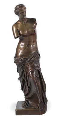 Bronzefigur nach antiken Vorbildern, - Möbel und dekorative Kunst