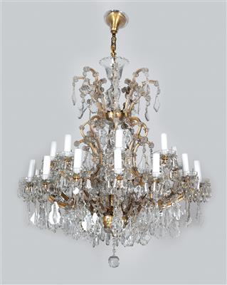 Large crown-shaped glass chandelier, - Nábytek