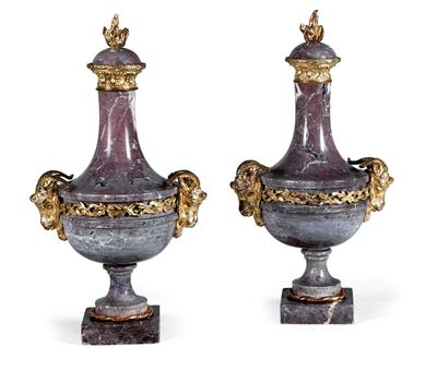 Pair of decorative vases, - Furniture and Decorative Art