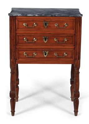 Dainty pier cabinet, - Furniture and Decorative Art