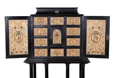 A small Flemish Renaissance cabinet, - Kolekce Reinhold Hofstätter