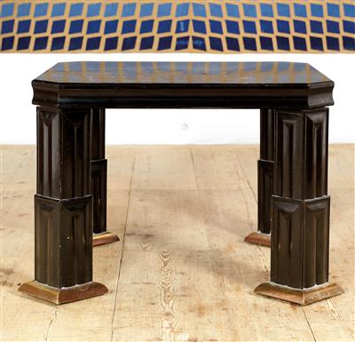 A table - Collection Reinhold Hofstätter