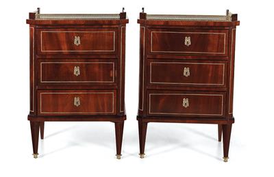 Pair of small narrow cabinets, - Furniture and Decorative Art