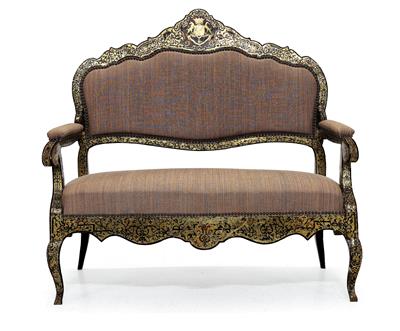 Zierliche Sitzbank, - Möbel und dekorative Kunst