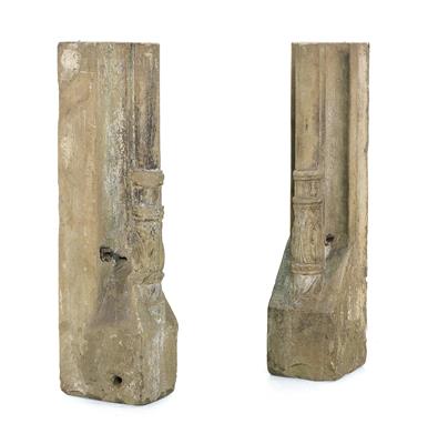 Pair of carved sandstone fragments in Gothic revival style,. - Mobili rustici