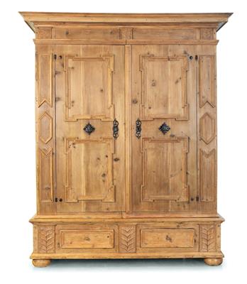 Provinzieller barocker Hallenschrank, - Bauern- und Landhausmöbel