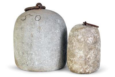 Two different stone weights, - Rustikální nábytek