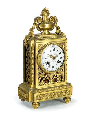A small Louis XVI ormolu pendule clock - Di provenienza aristocratica