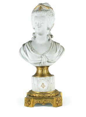 A bust of Marie Antoinette with gilt bronze mount, - Di provenienza aristocratica