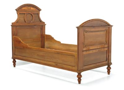 A pair of rustic beds, - Di provenienza aristocratica