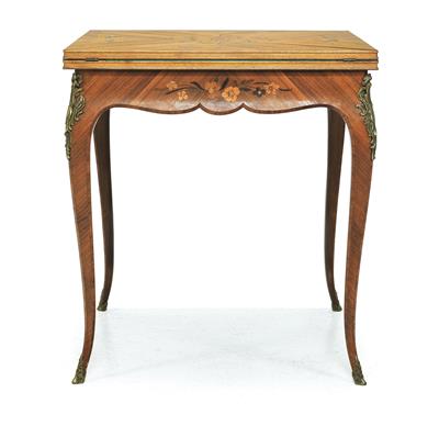 A games table in Louis XV style, - Majetek aristokratického původu a předměty důležitých proveniencí