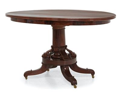 Oval salon table, - Mobili e arti decorative